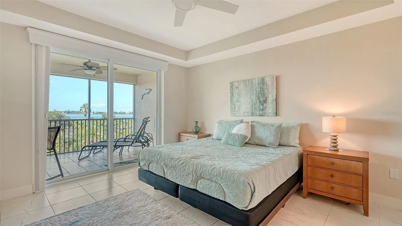 250 HIDDEN BAY DR #302, #302