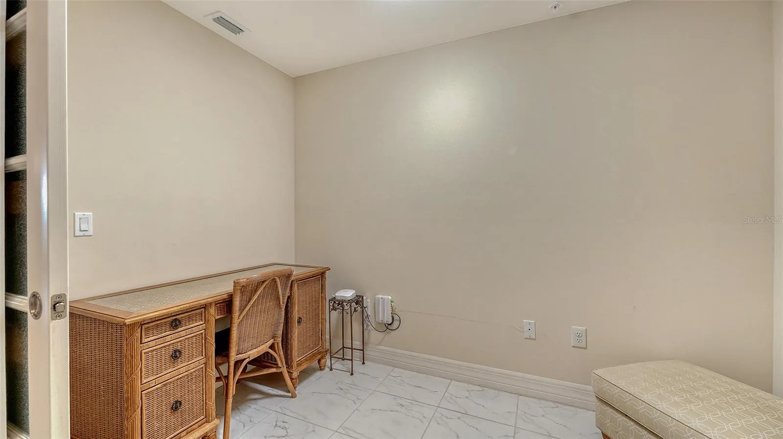 250 HIDDEN BAY DR #302, #302