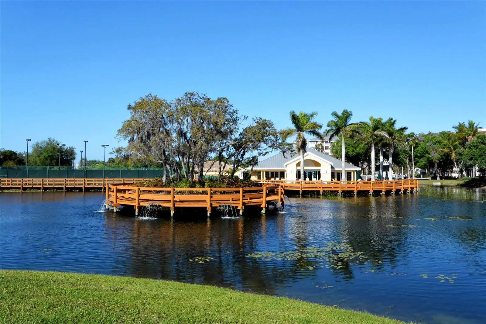 250 HIDDEN BAY DR #302, #302