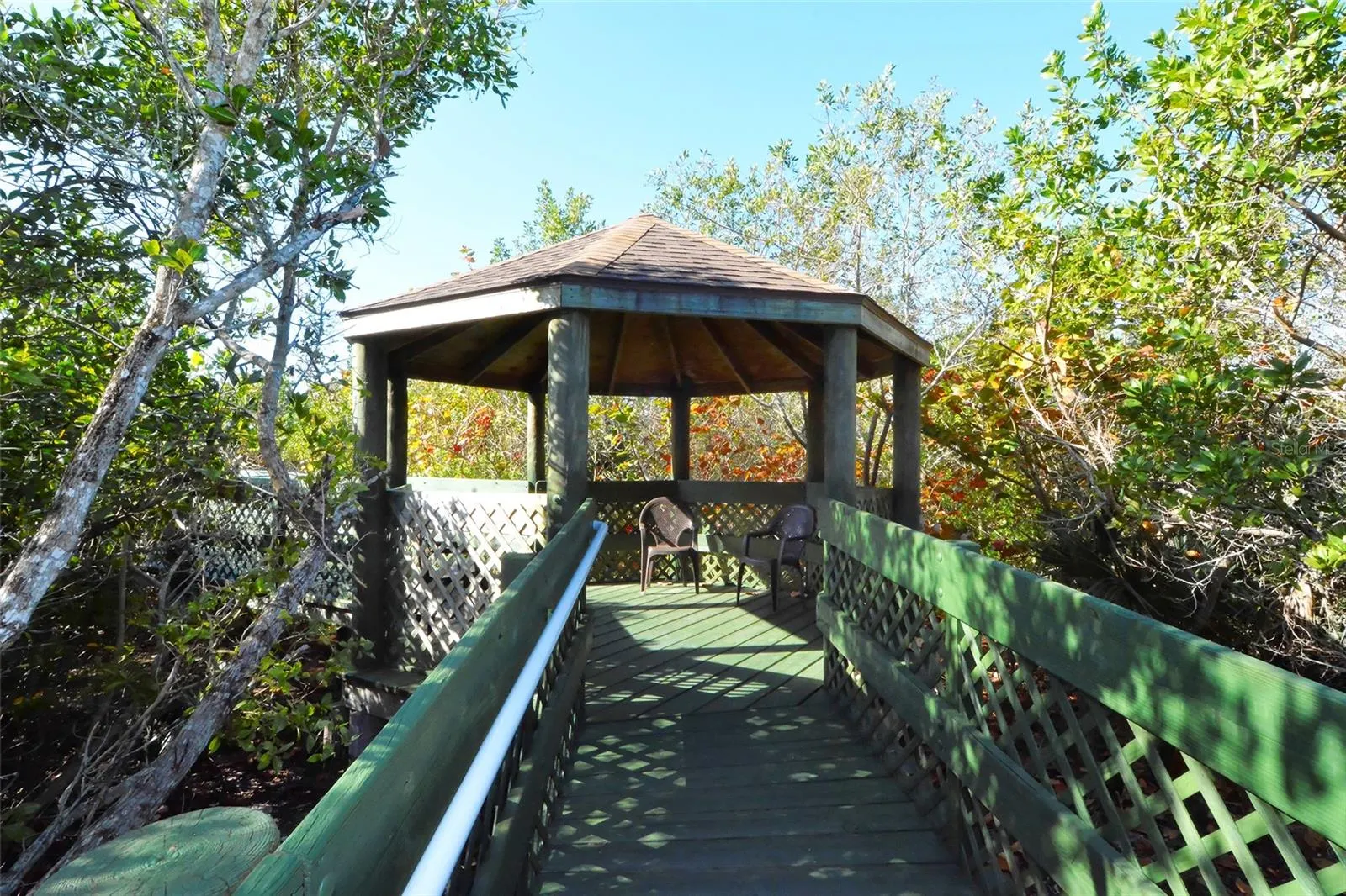 250 HIDDEN BAY DR #302, #302