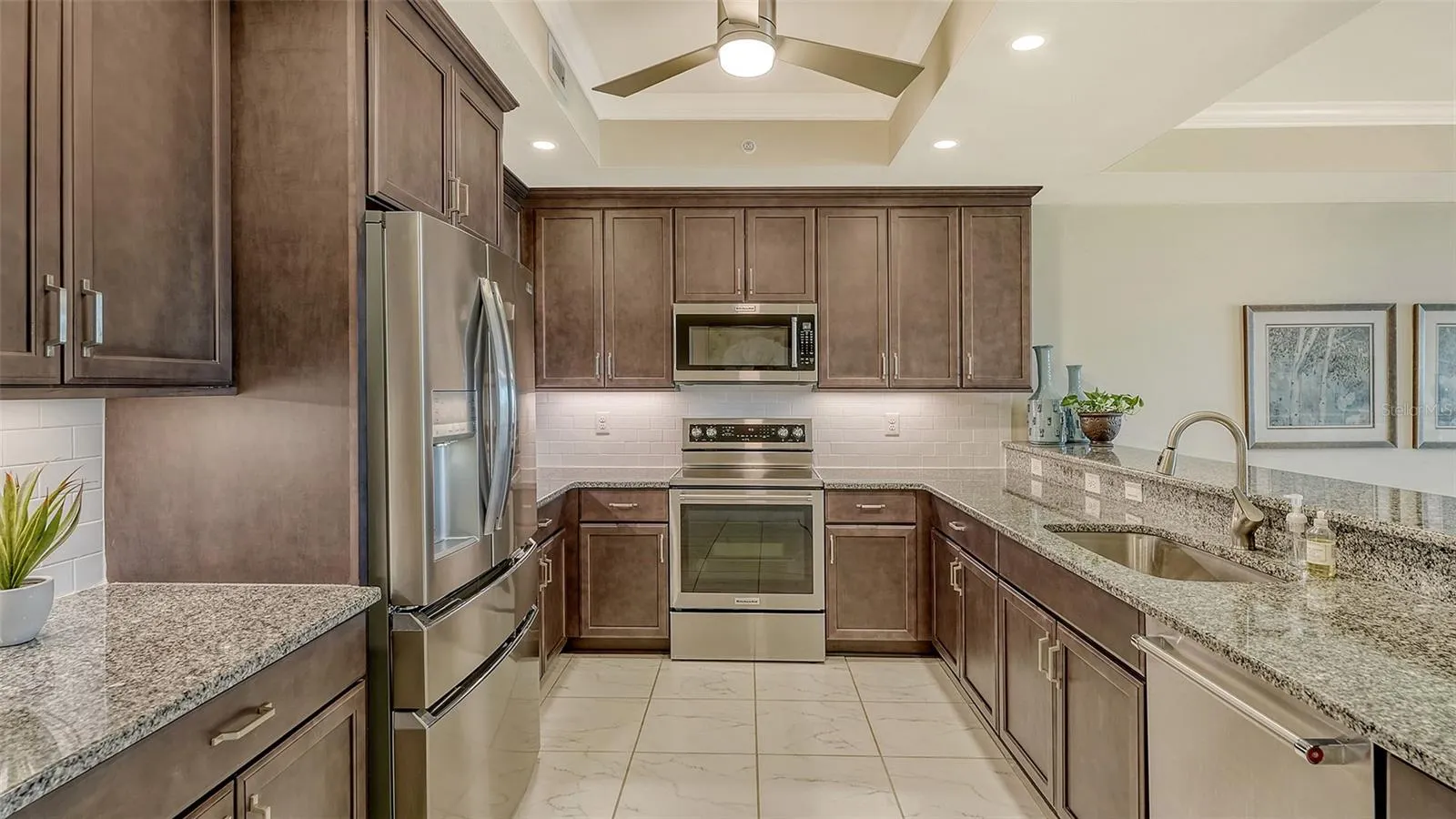 250 HIDDEN BAY DR #302, #302