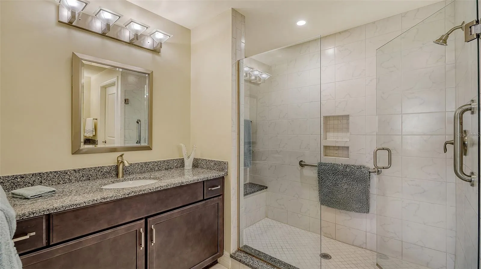 250 HIDDEN BAY DR #302, #302