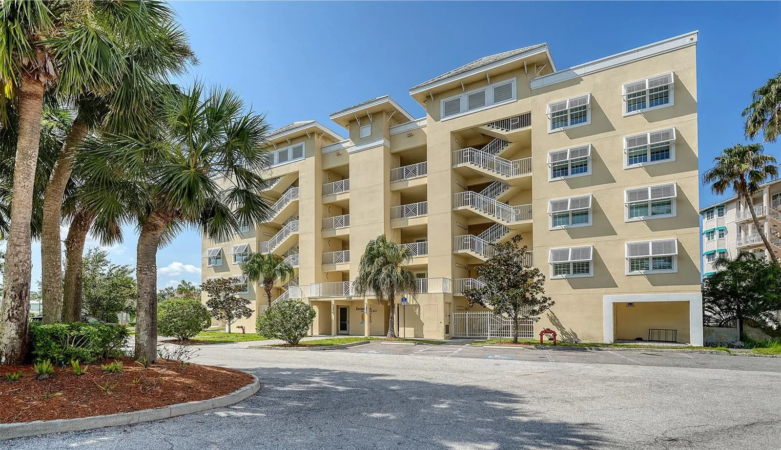 250 HIDDEN BAY DR #302, #302
