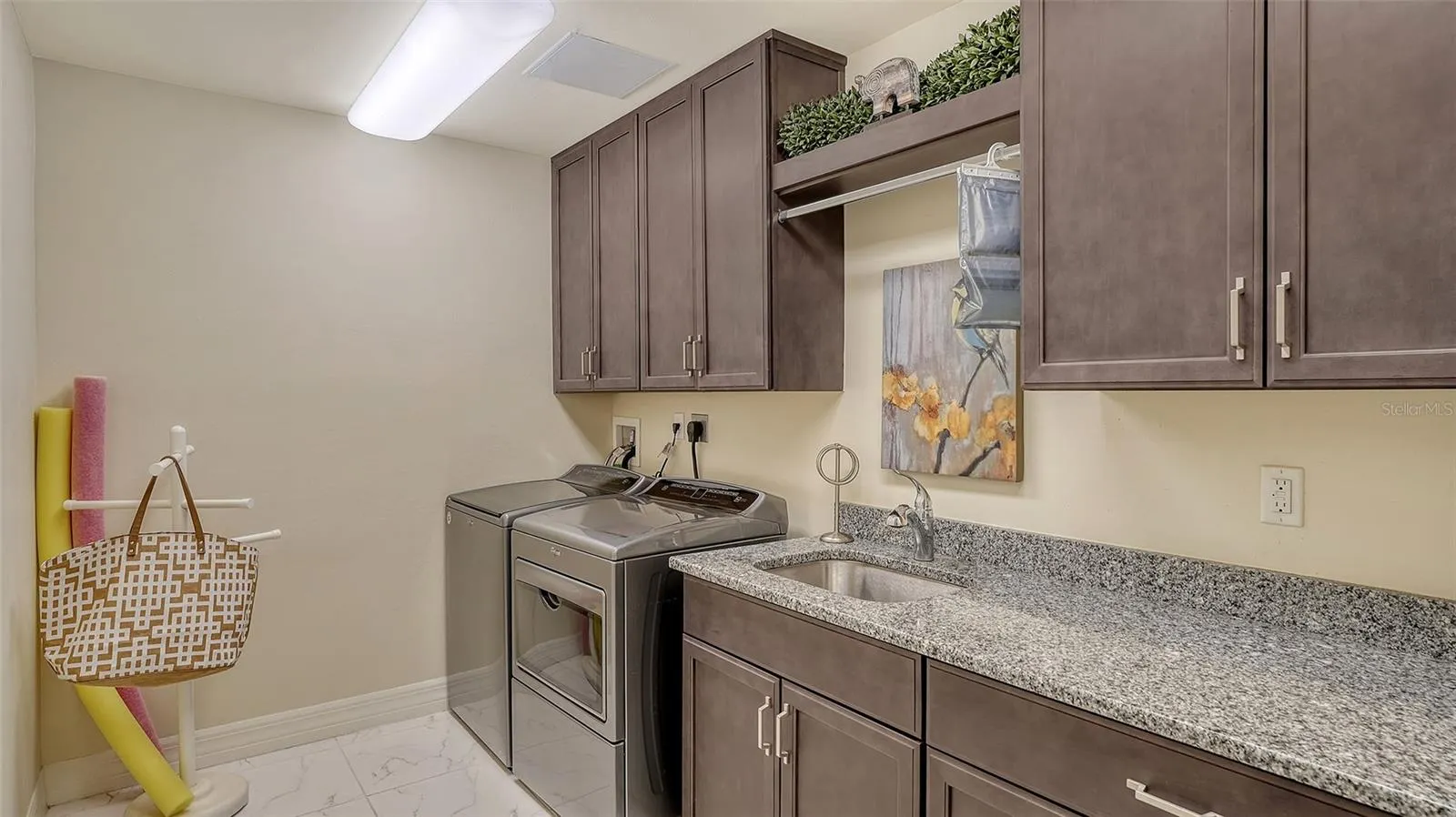 250 HIDDEN BAY DR #302, #302