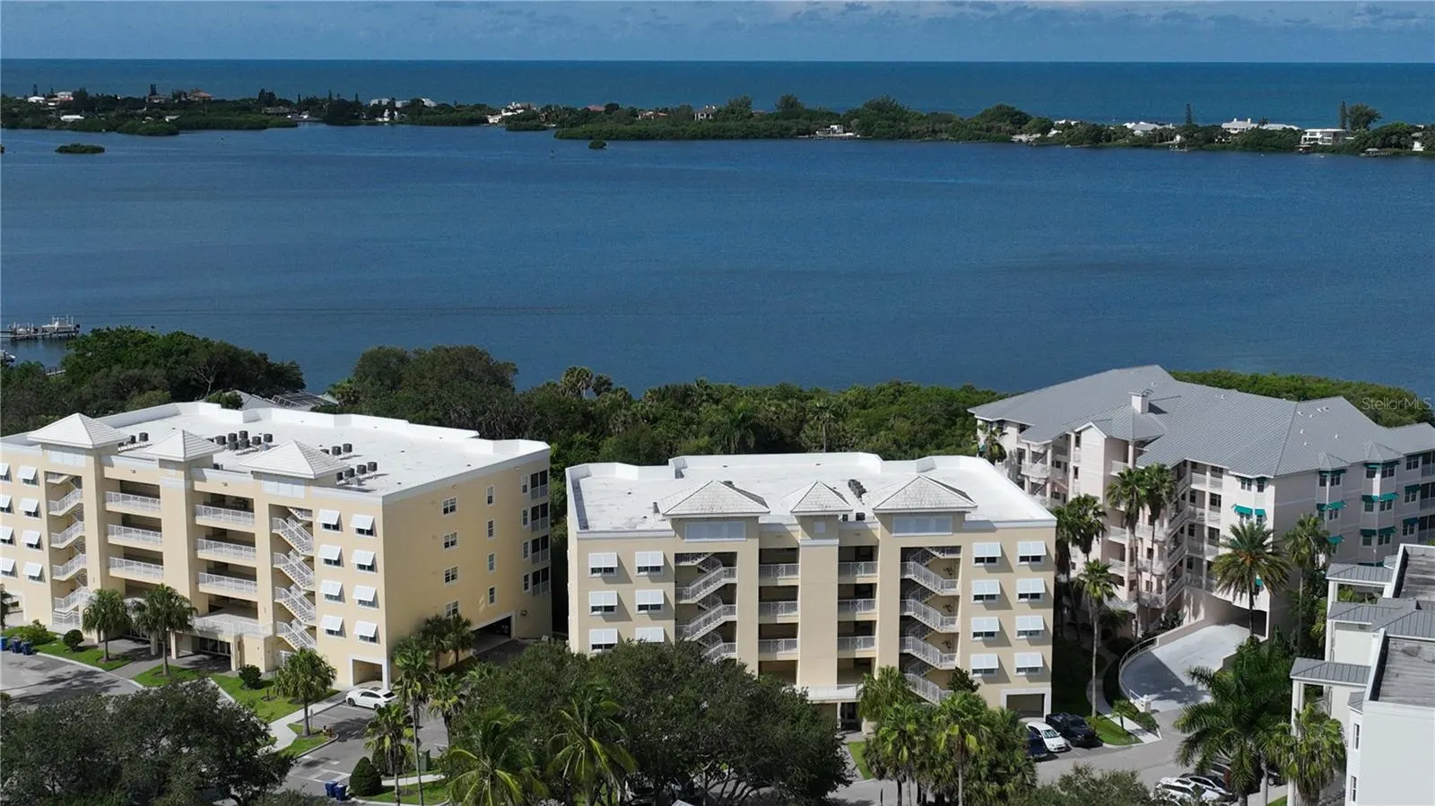 250 HIDDEN BAY DR #302, #302