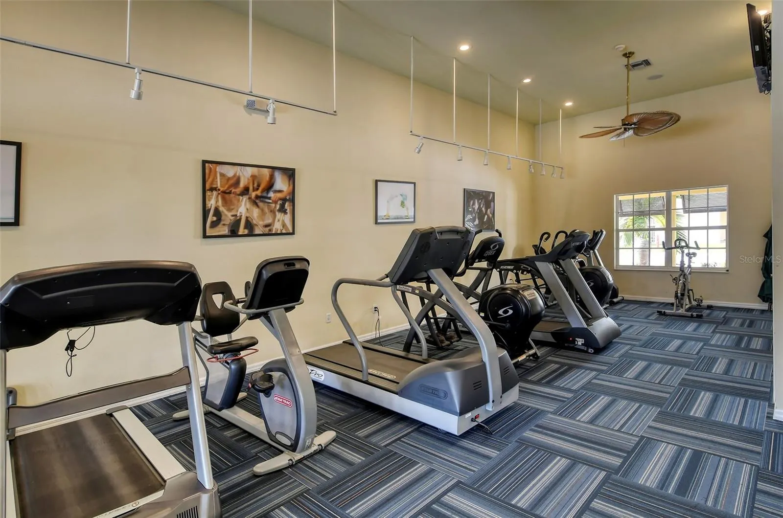 250 HIDDEN BAY DR #302, #302