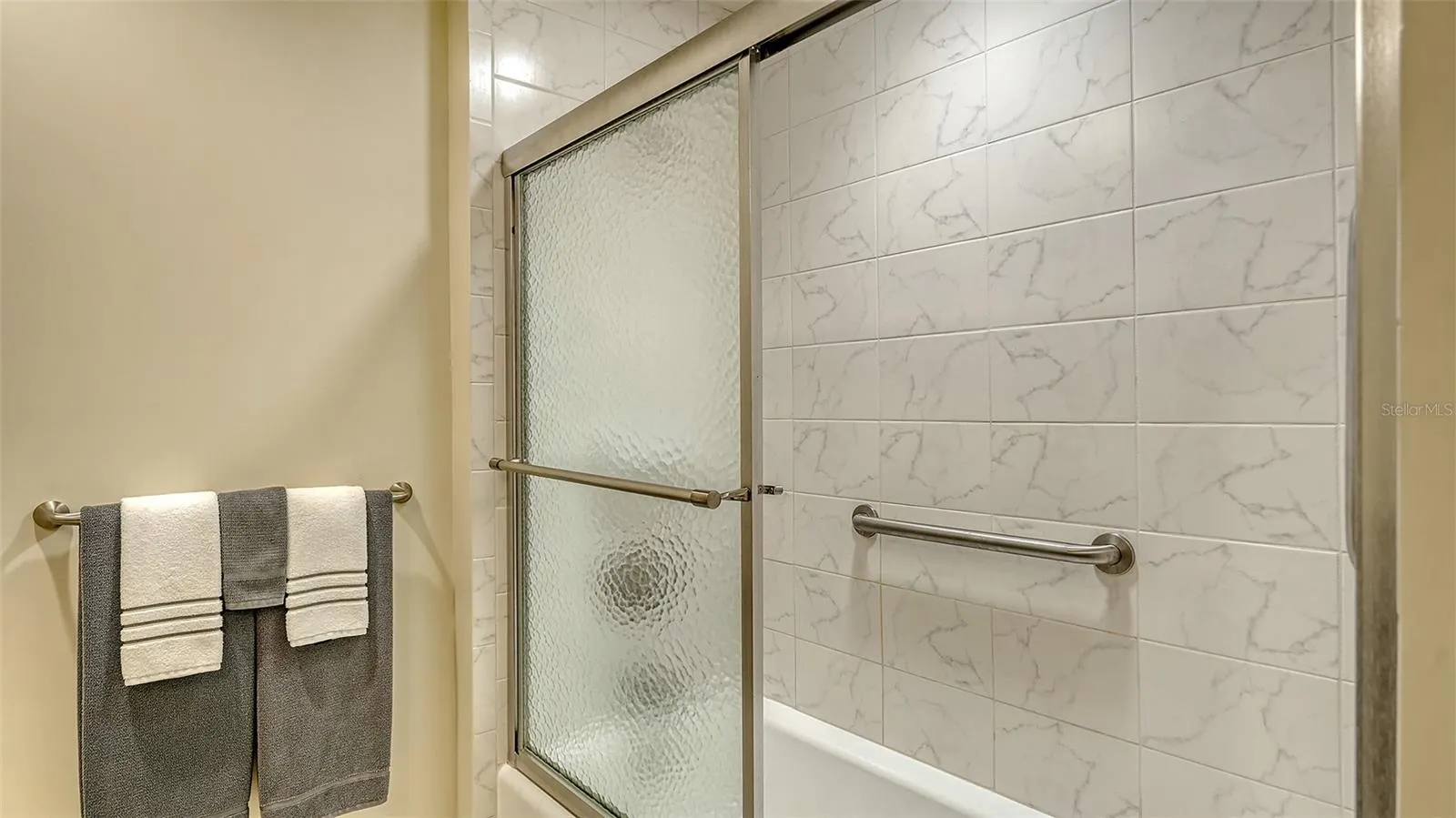 250 HIDDEN BAY DR #302, #302