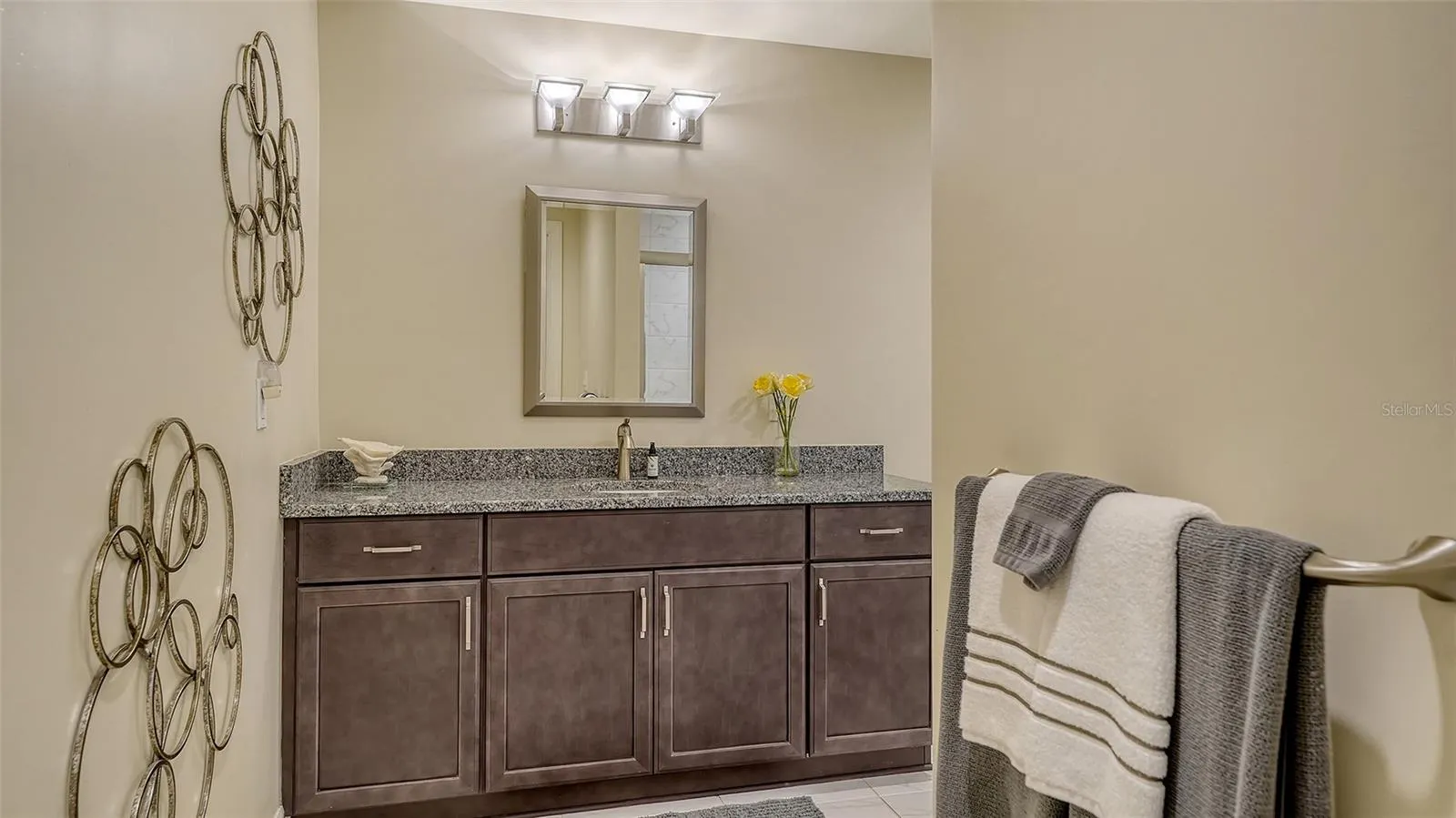 250 HIDDEN BAY DR #302, #302