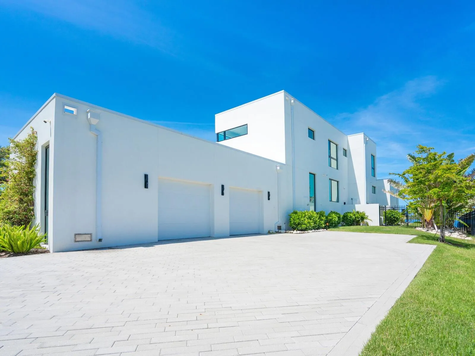 622 BAYSHORE DR