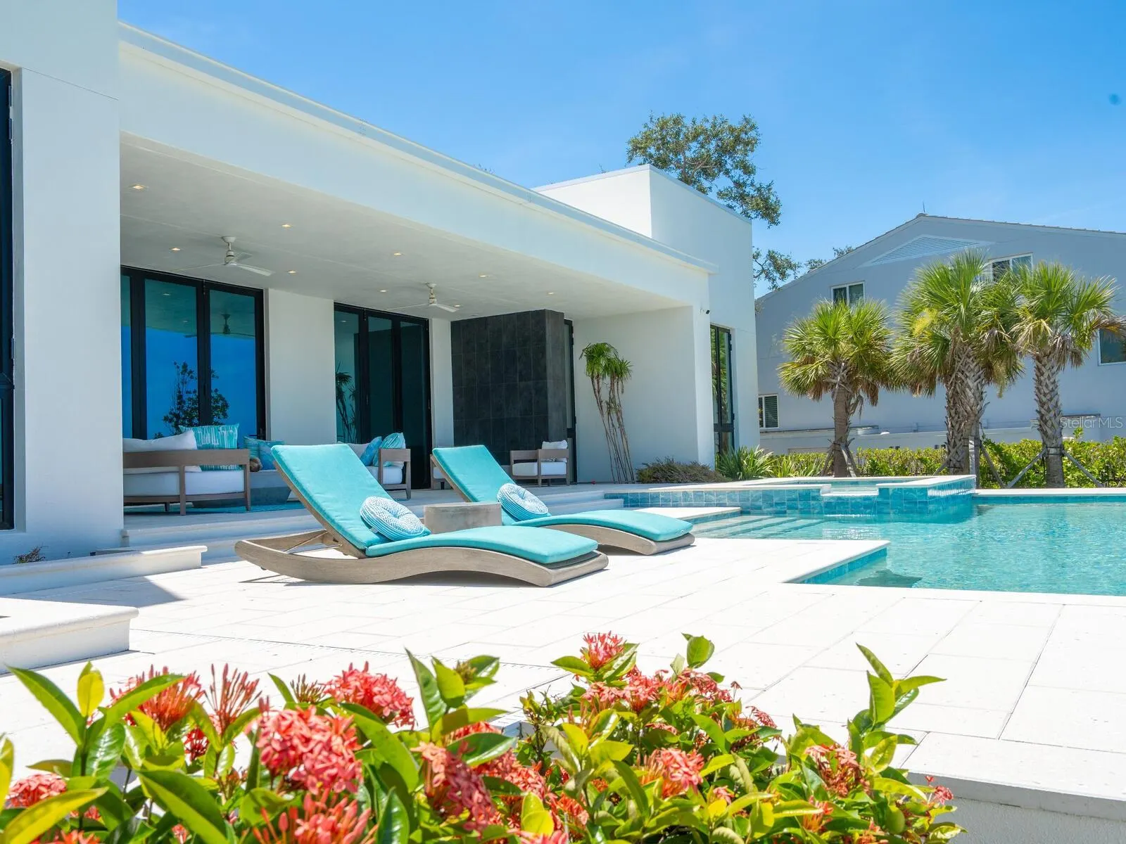 622 BAYSHORE DR