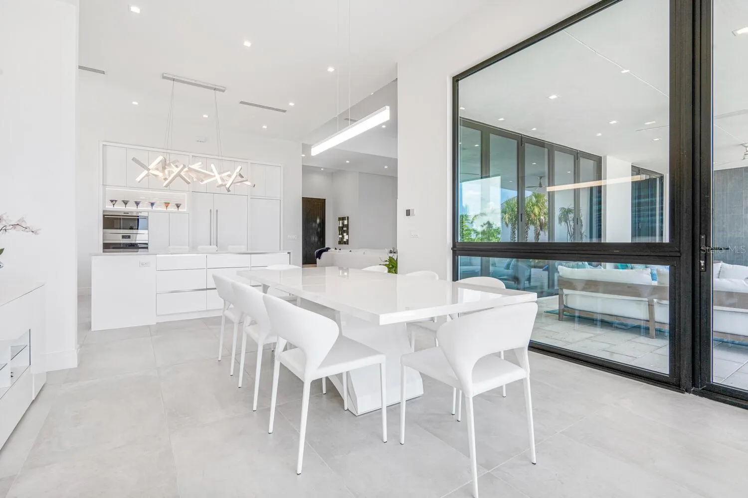 622 BAYSHORE DR