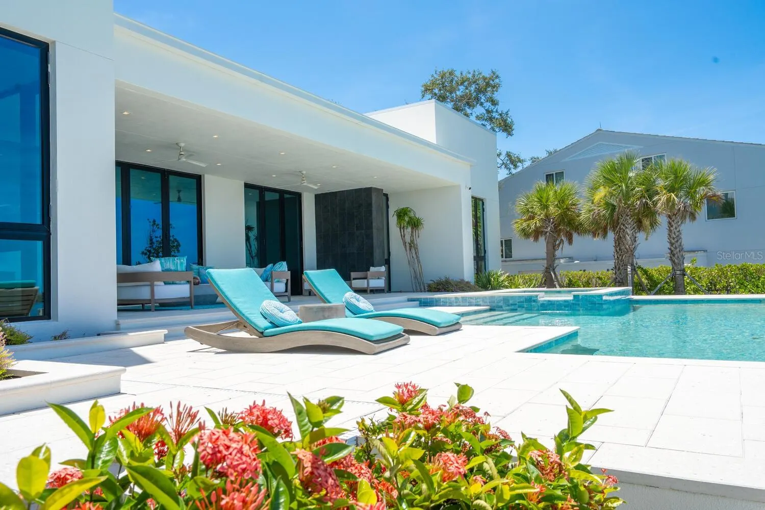 622 BAYSHORE DR