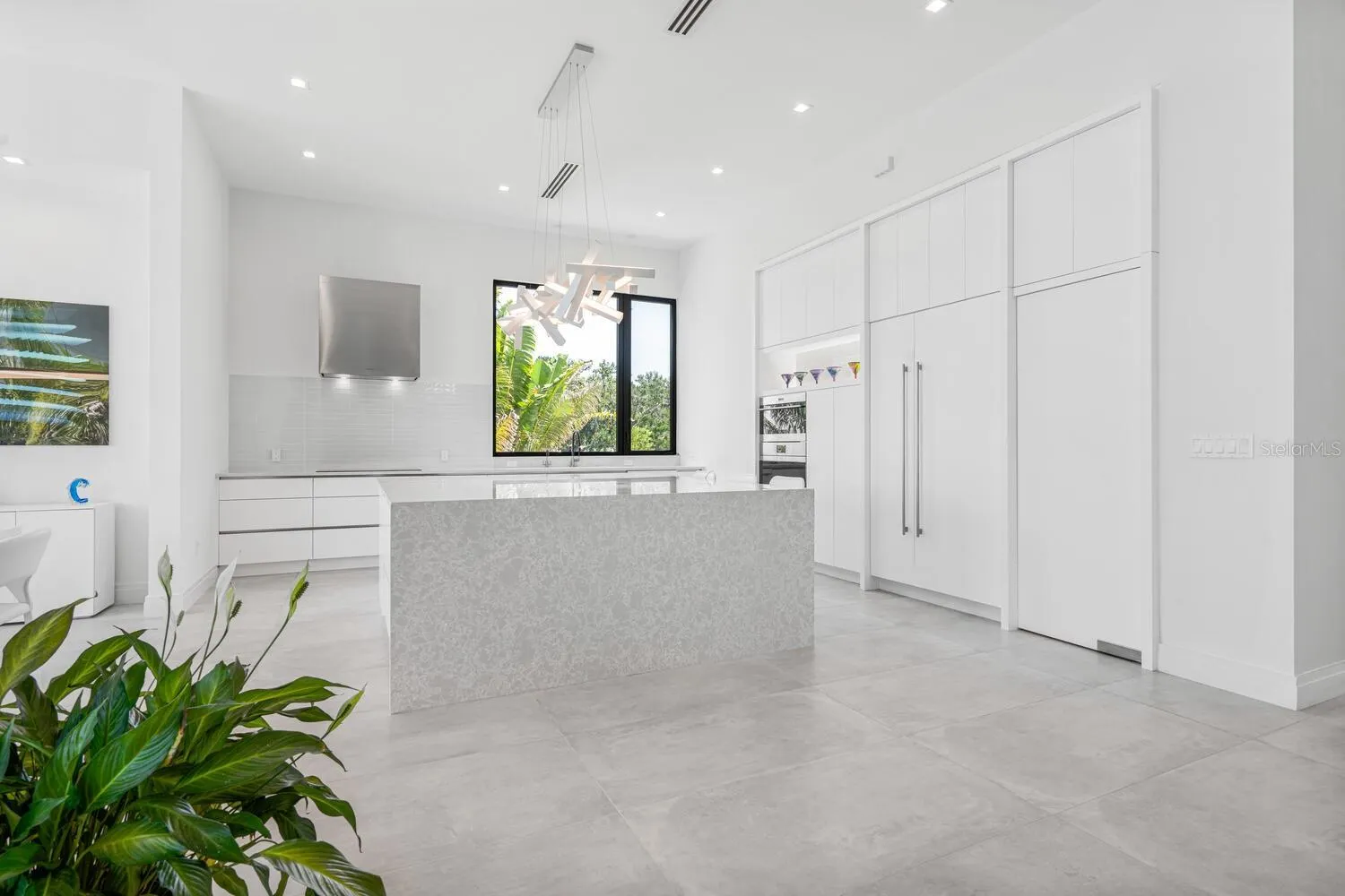 622 BAYSHORE DR