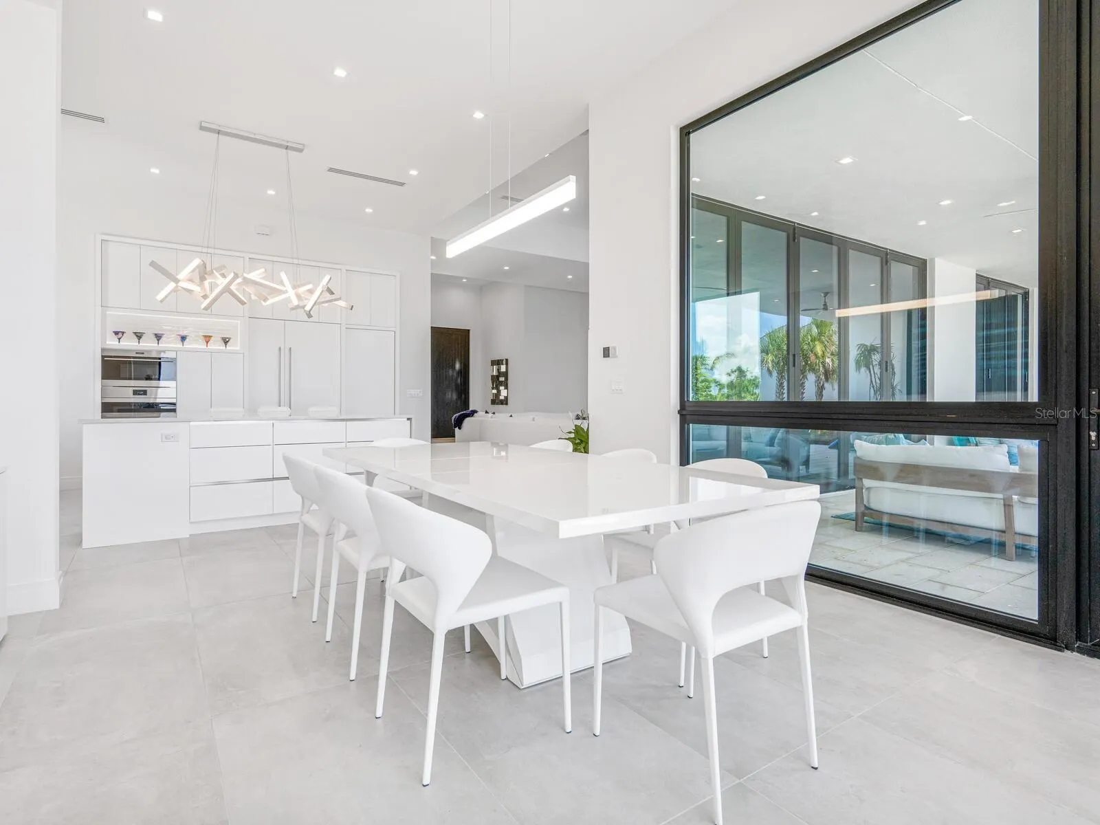 622 BAYSHORE DR