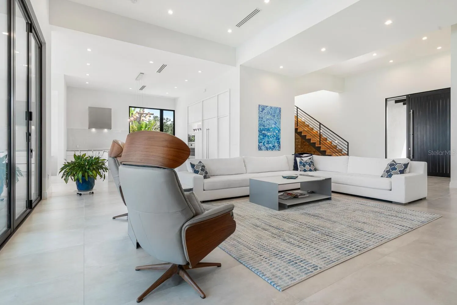 622 BAYSHORE DR