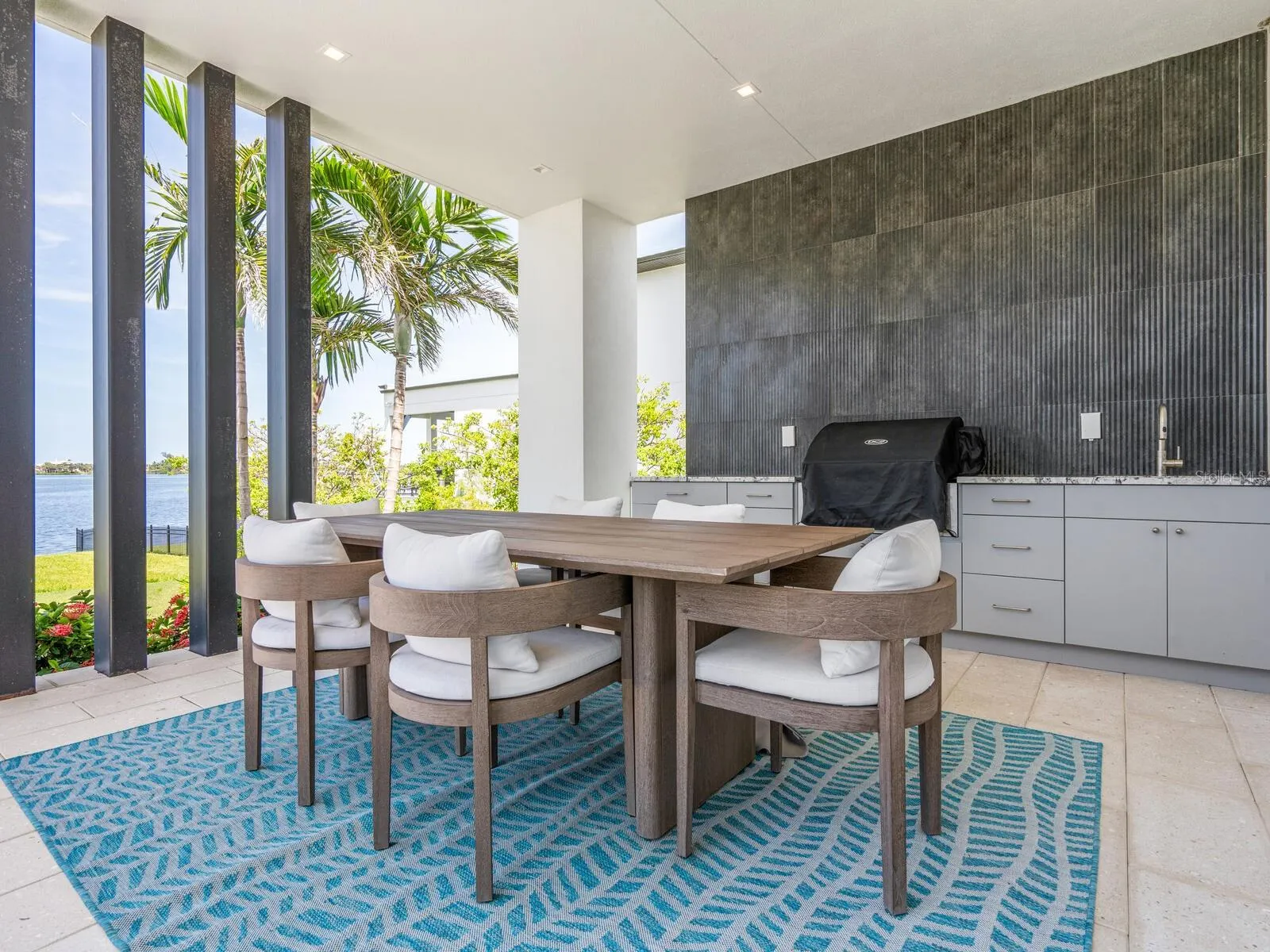 622 BAYSHORE DR
