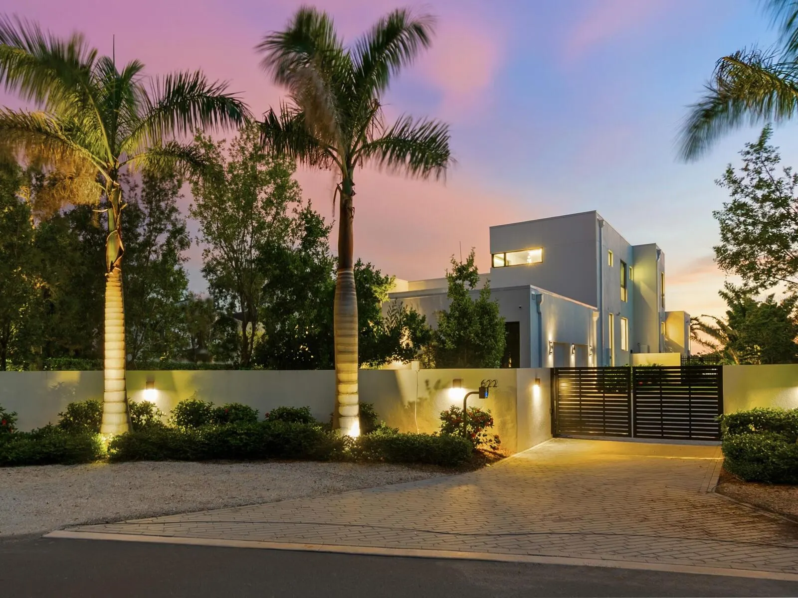622 BAYSHORE DR