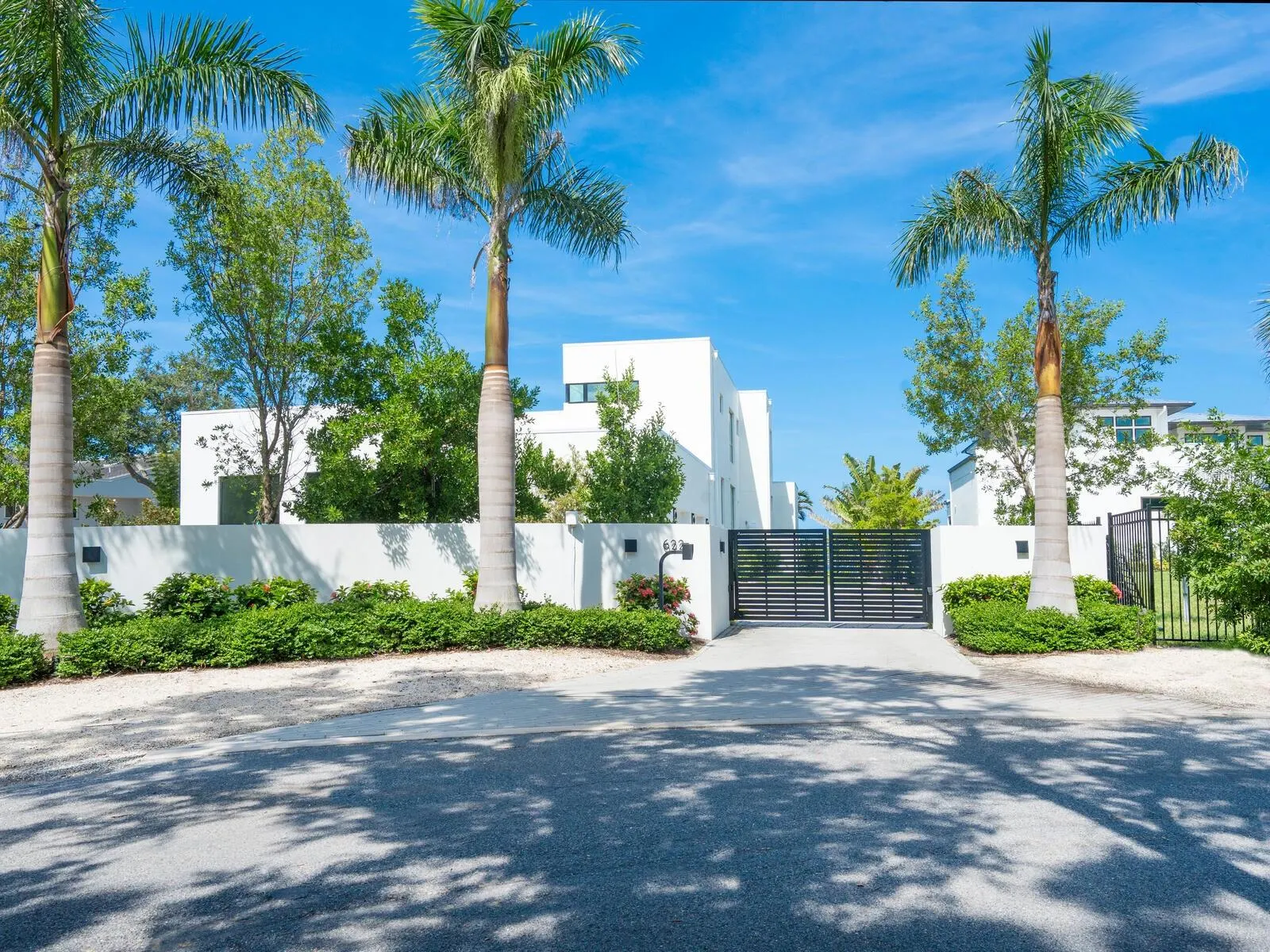 622 BAYSHORE DR