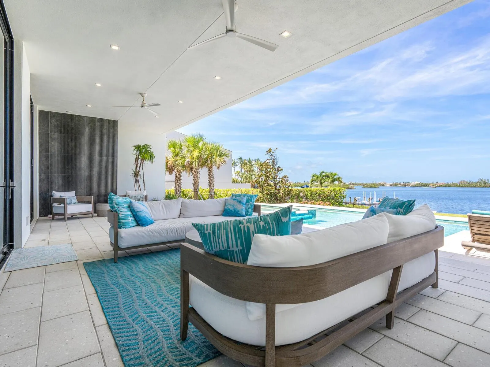 622 BAYSHORE DR