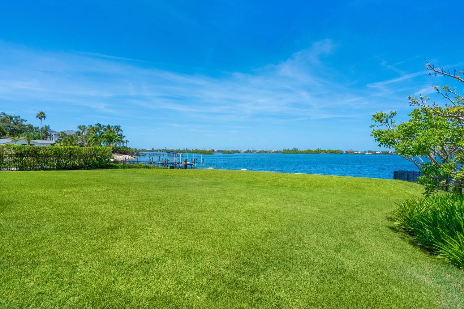 622 BAYSHORE DR
