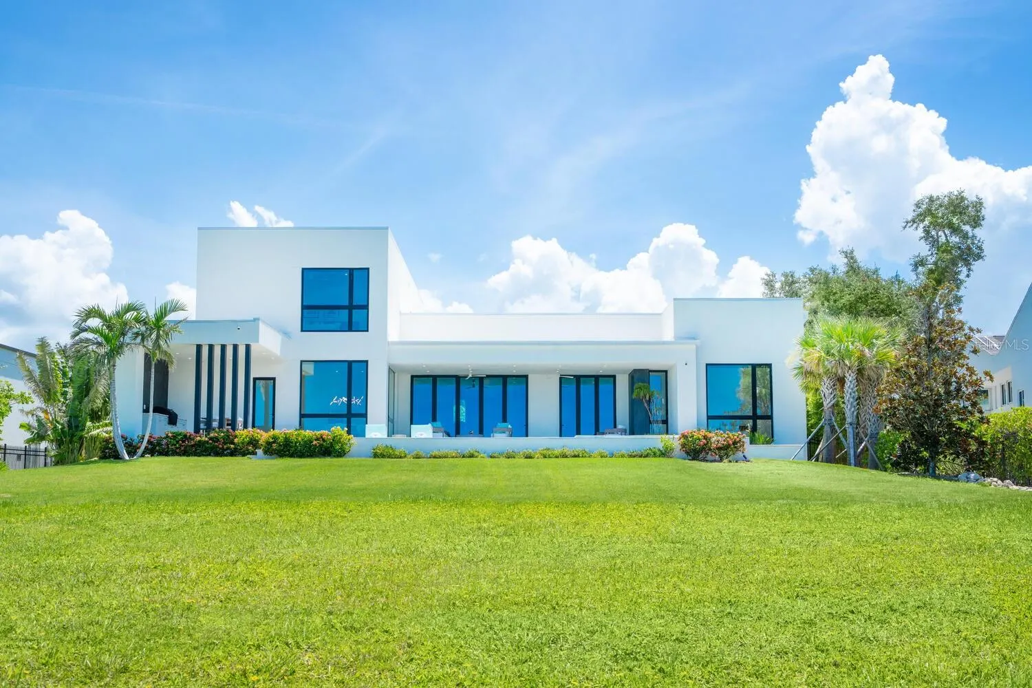 622 BAYSHORE DR