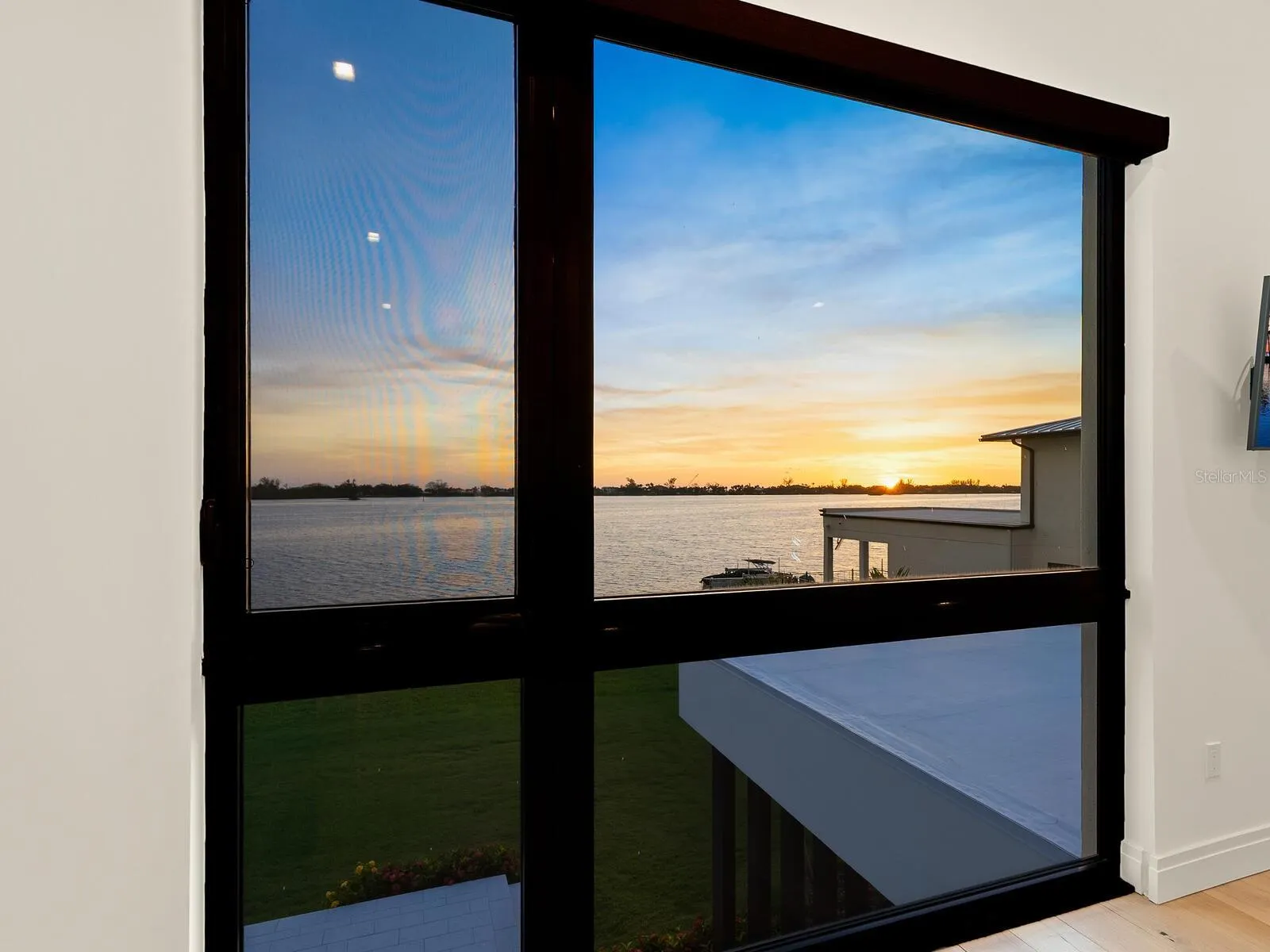 622 BAYSHORE DR