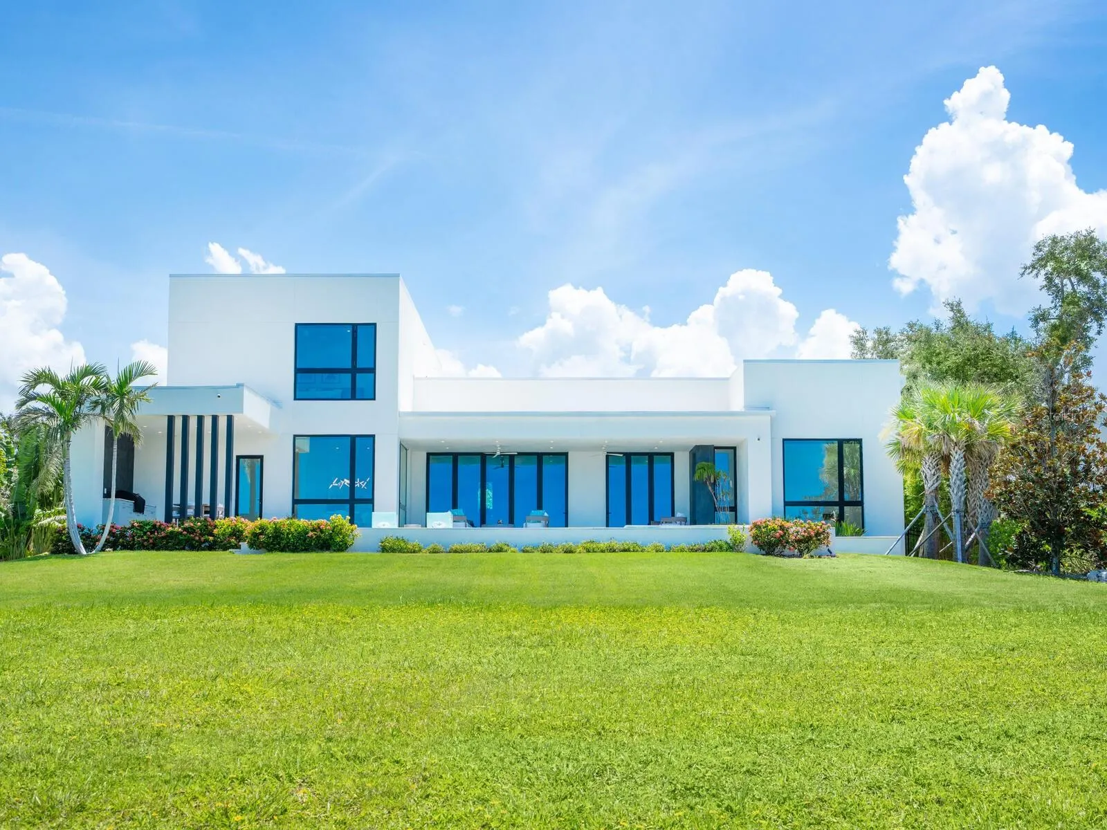 622 BAYSHORE DR
