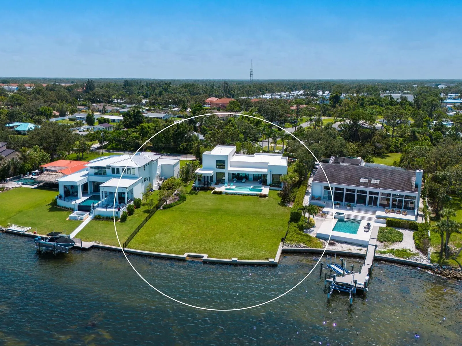 622 BAYSHORE DR