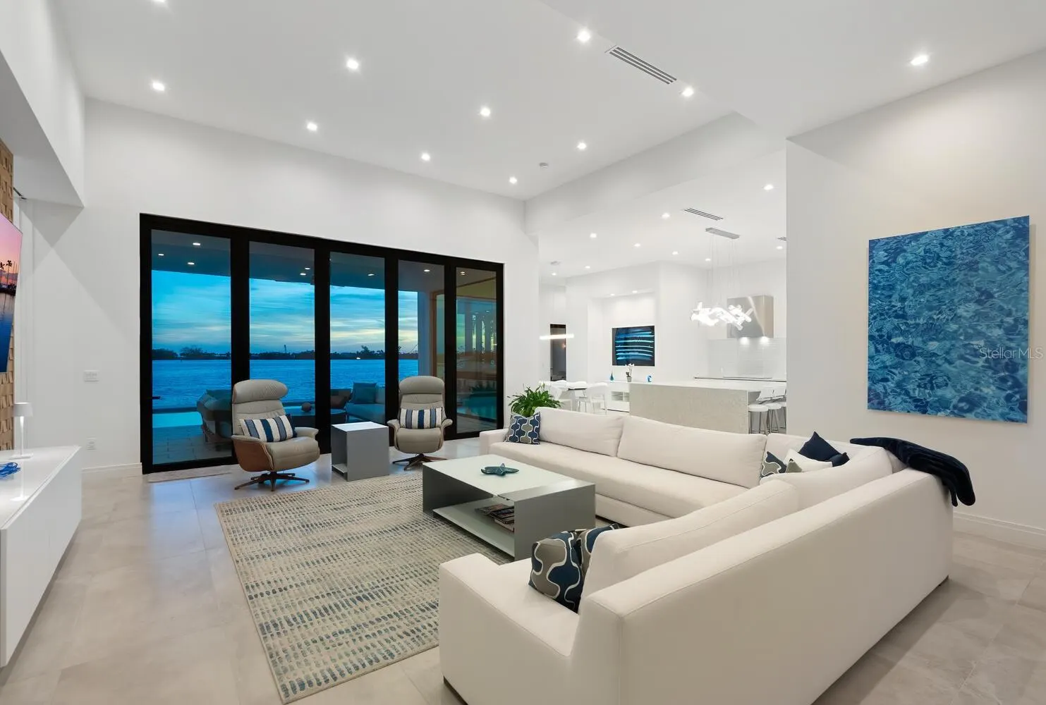 622 BAYSHORE DR