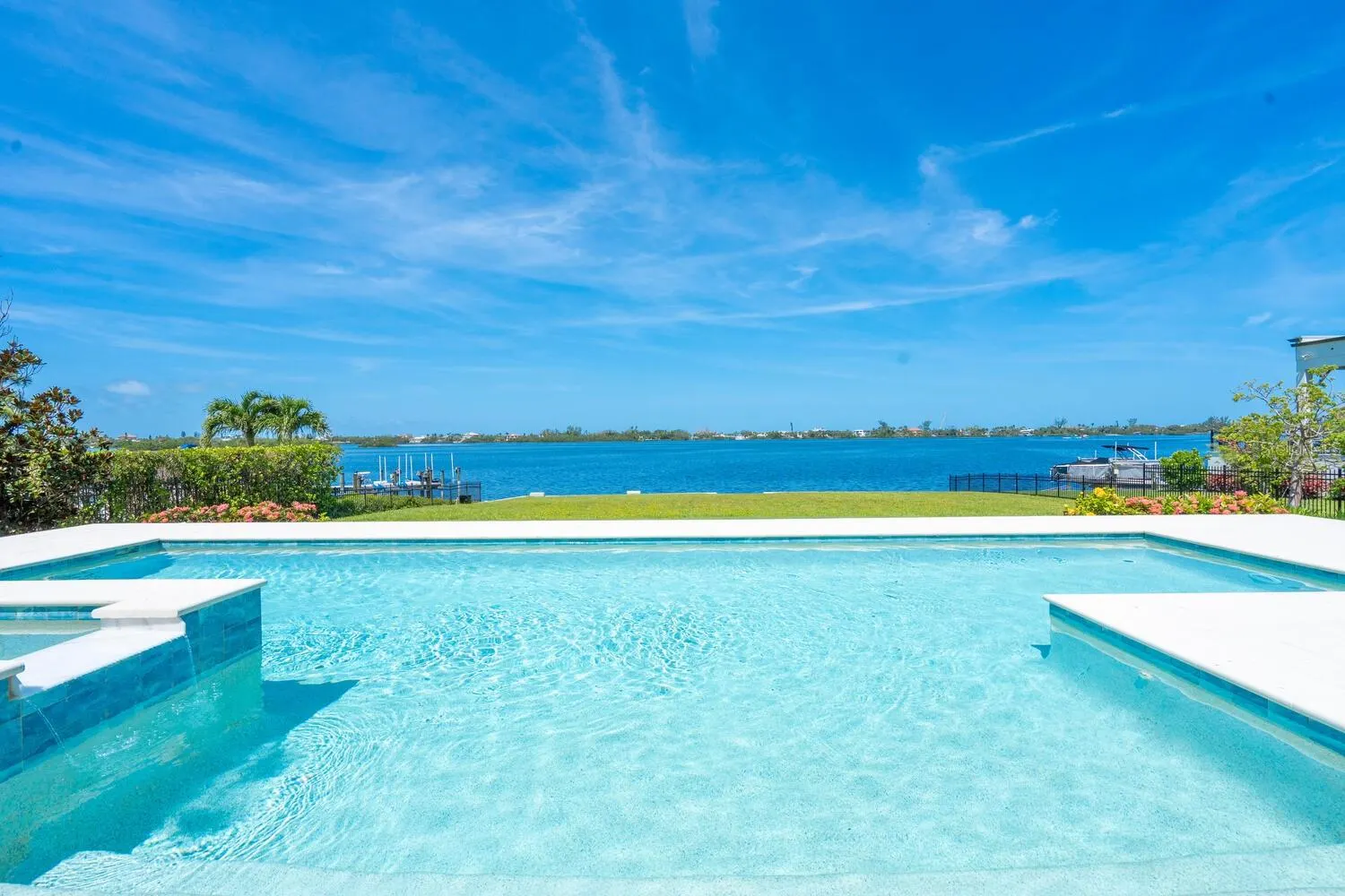 622 BAYSHORE DR