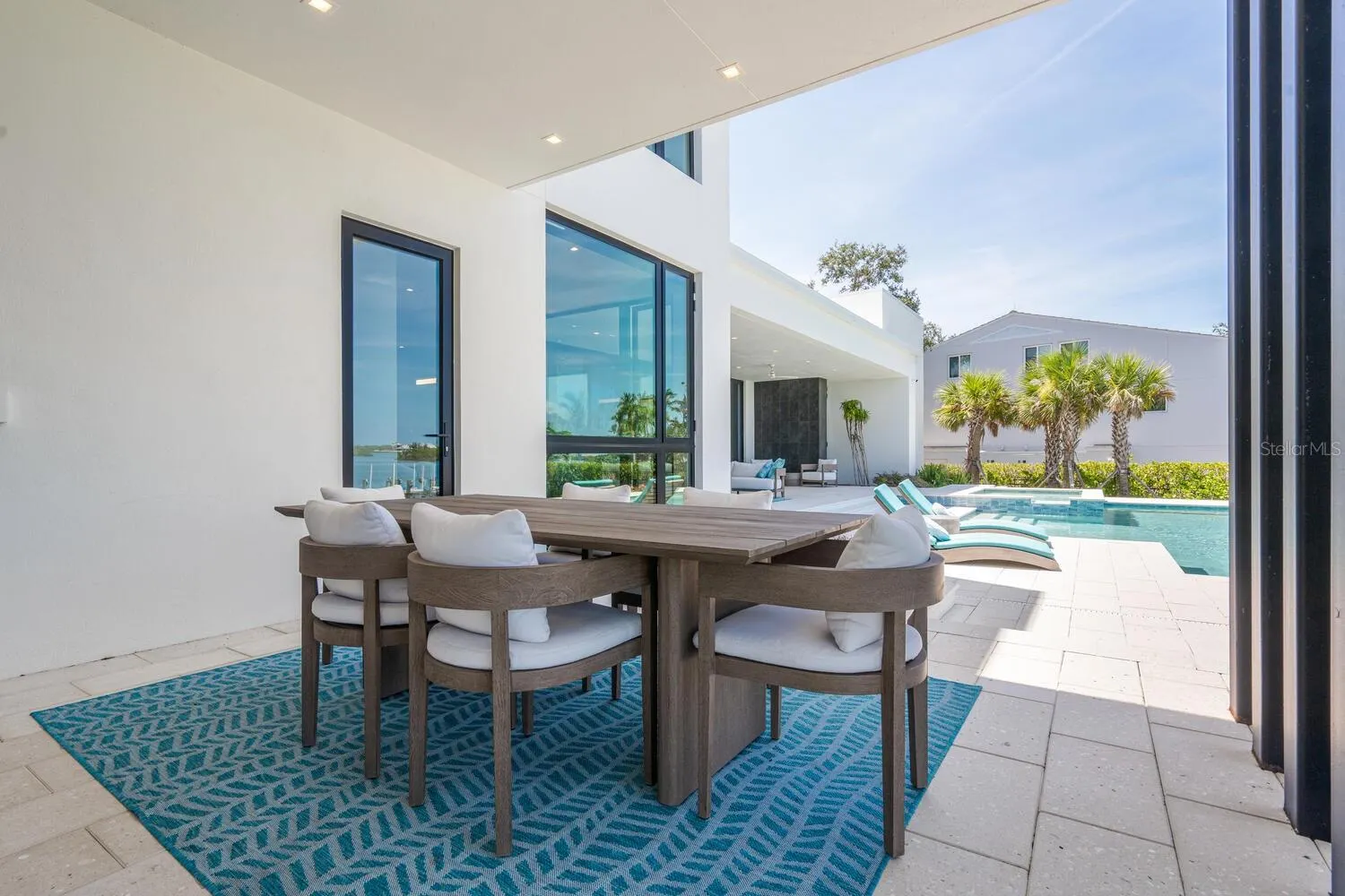 622 BAYSHORE DR