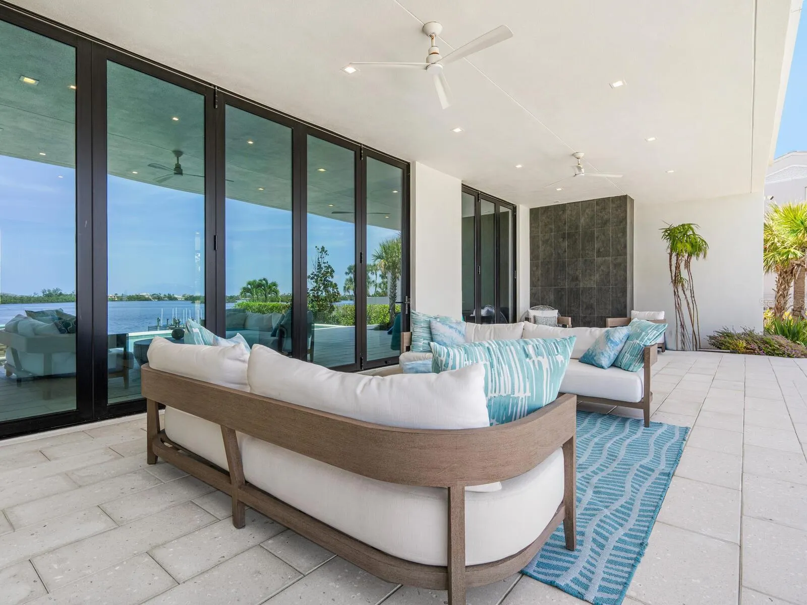 622 BAYSHORE DR