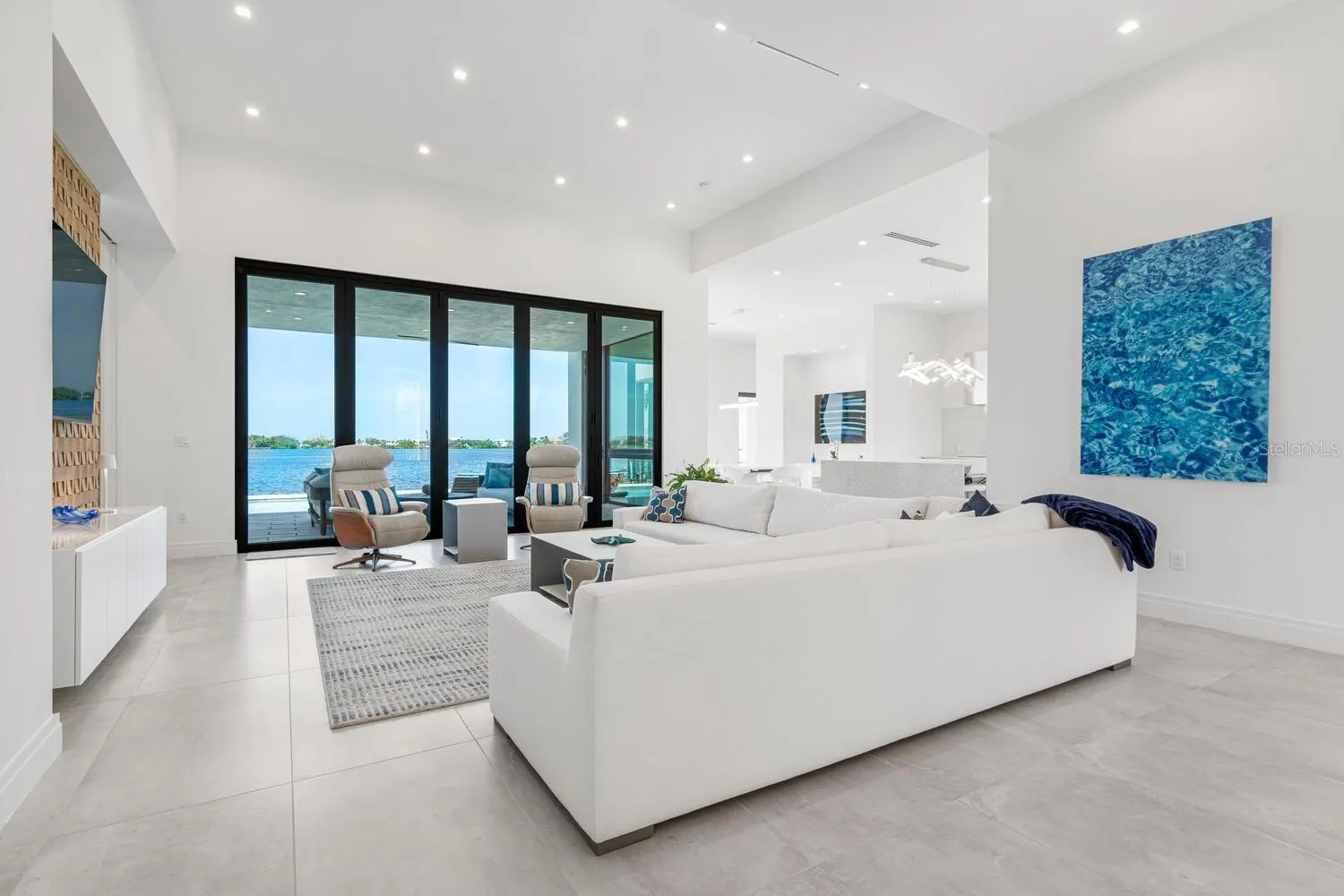 622 BAYSHORE DR