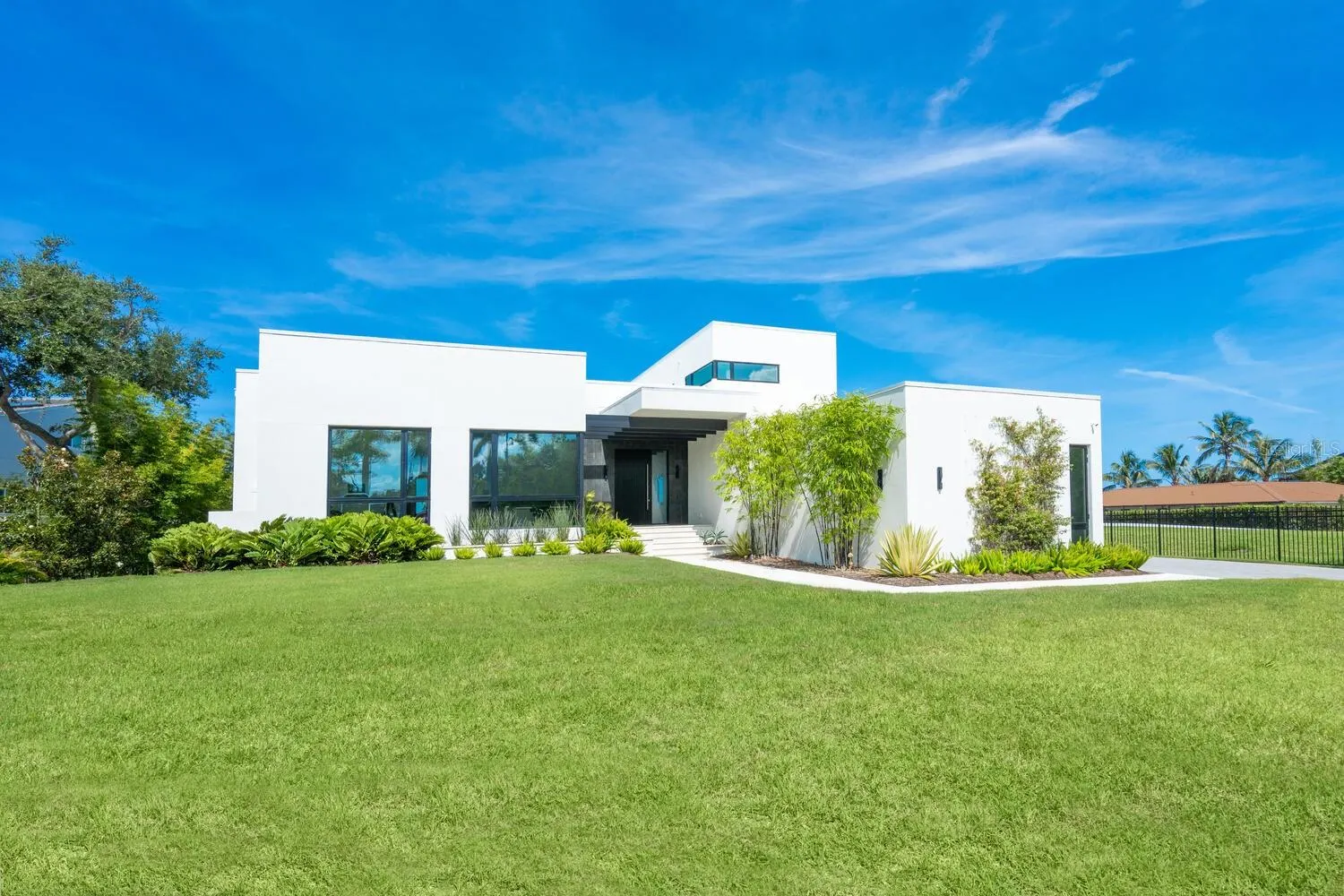 622 BAYSHORE DR
