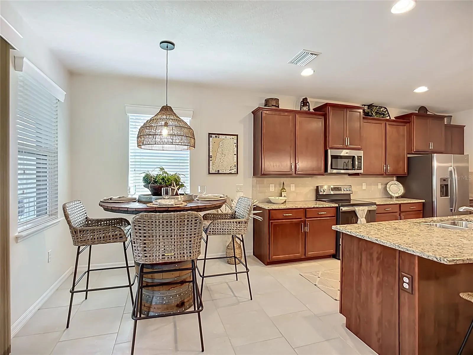 2807 ORIOLE DR