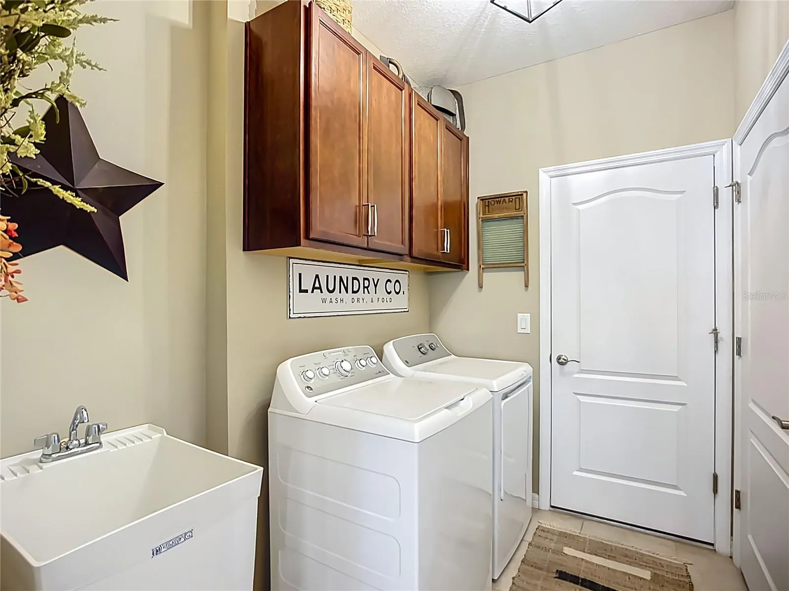 2807 ORIOLE DR