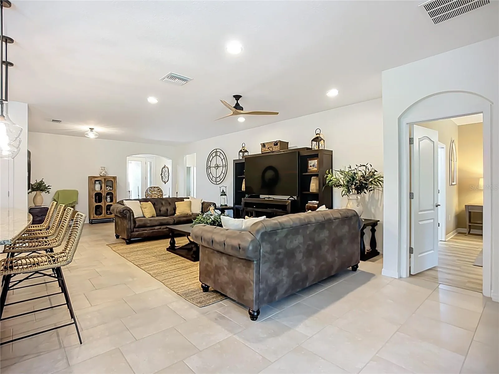 2807 ORIOLE DR