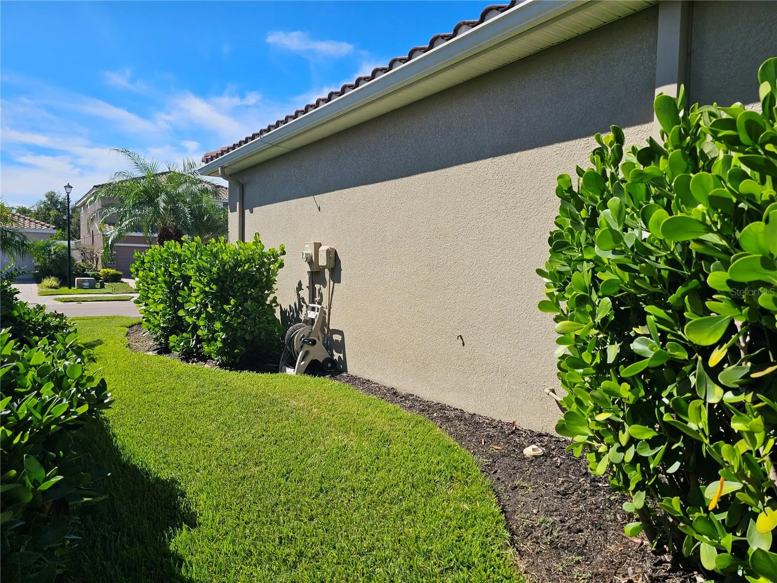 2807 ORIOLE DR