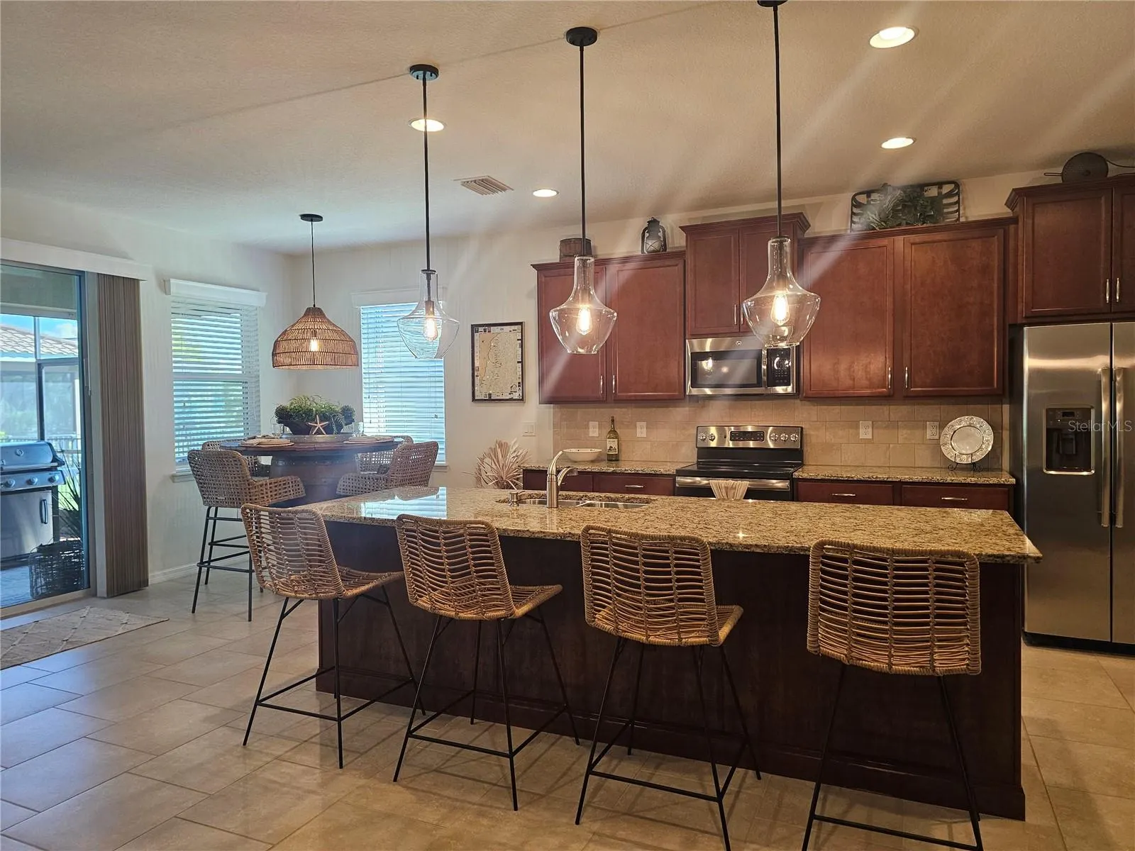 2807 ORIOLE DR