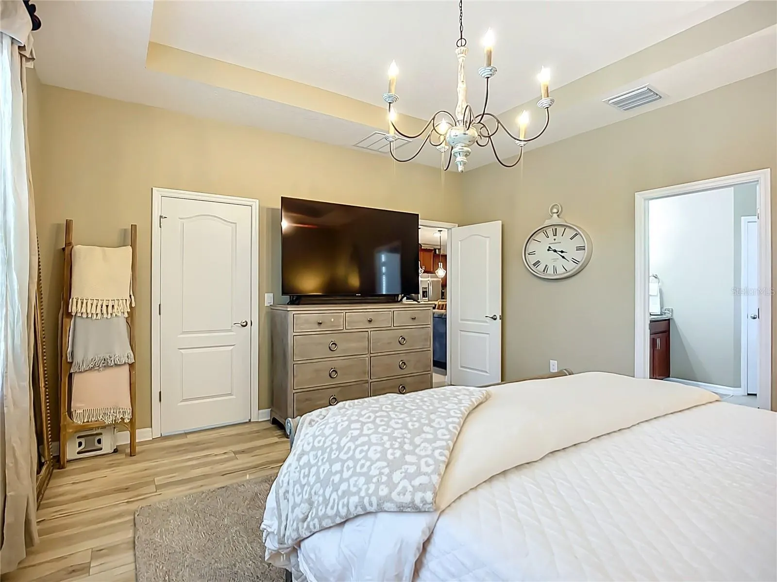 2807 ORIOLE DR