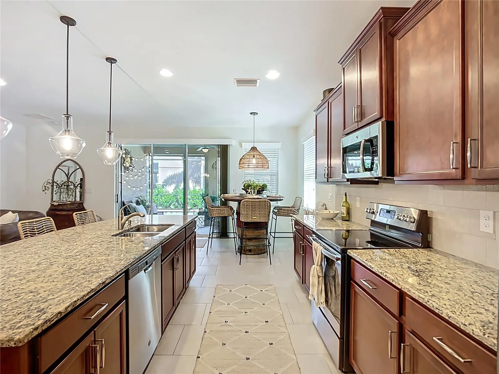 2807 ORIOLE DR