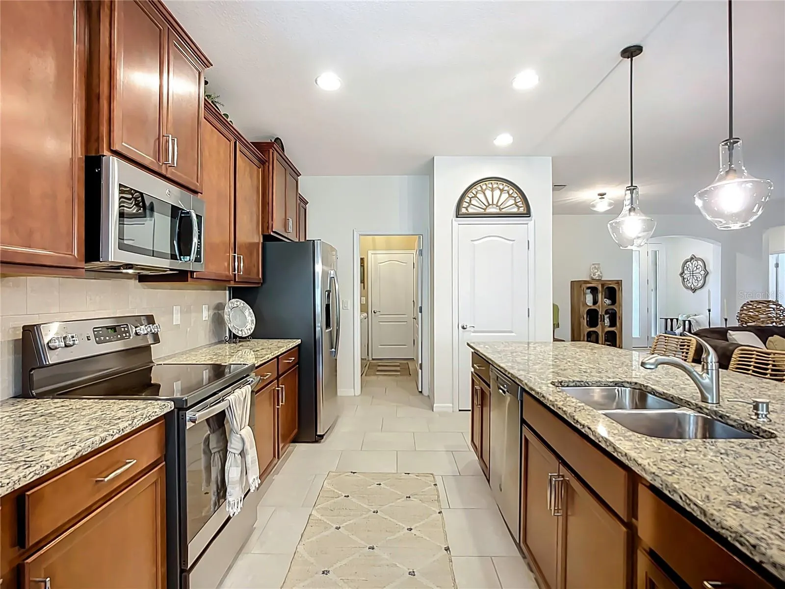 2807 ORIOLE DR