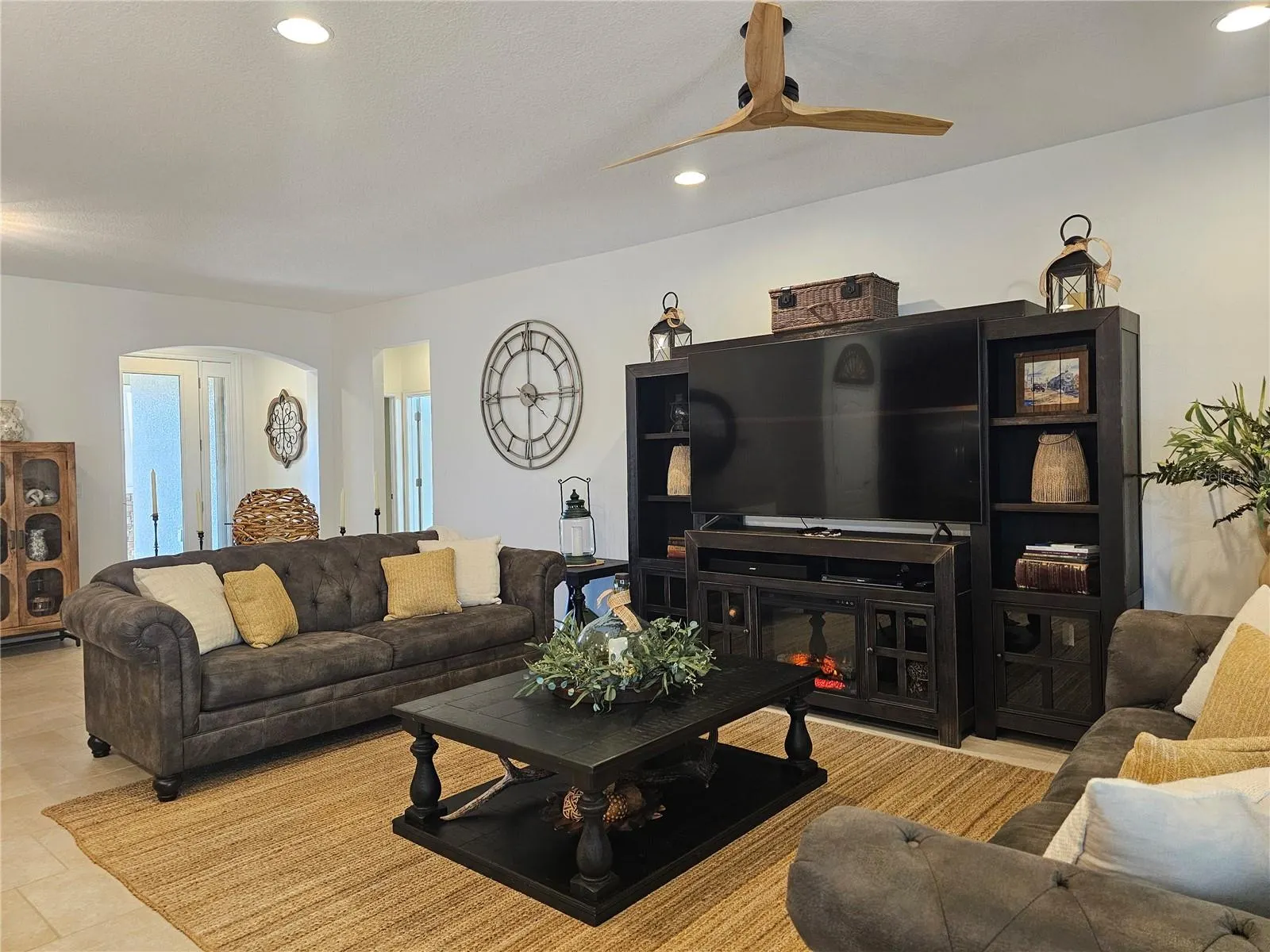 2807 ORIOLE DR