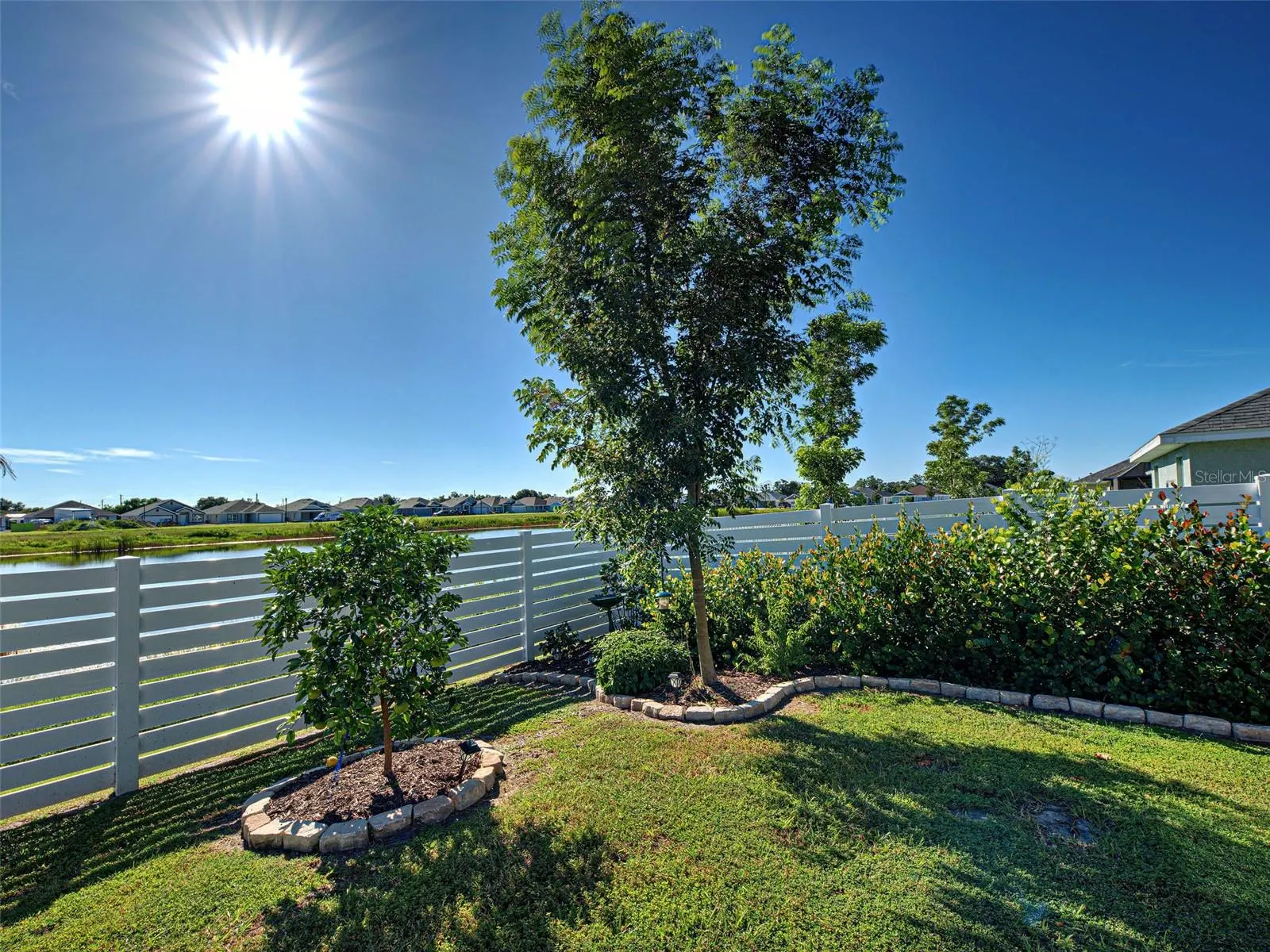 2551 AVERLAND LOOP