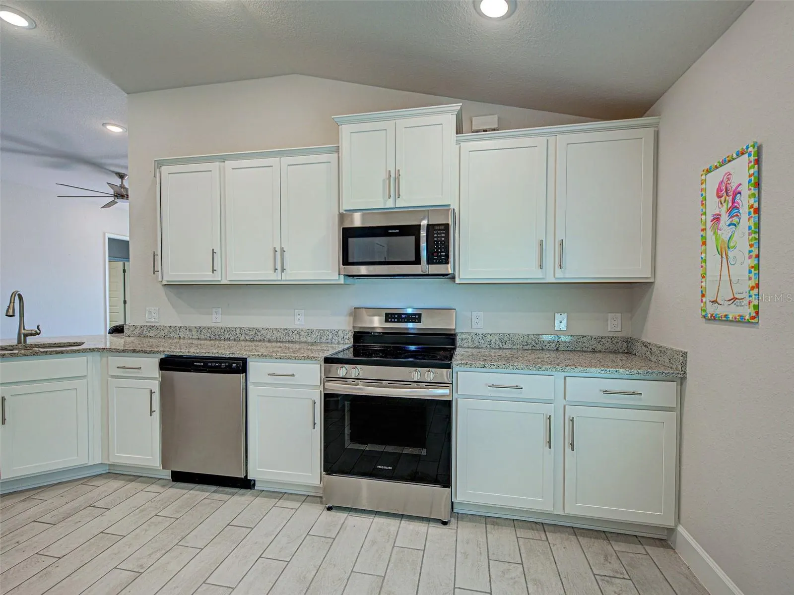 2551 AVERLAND LOOP