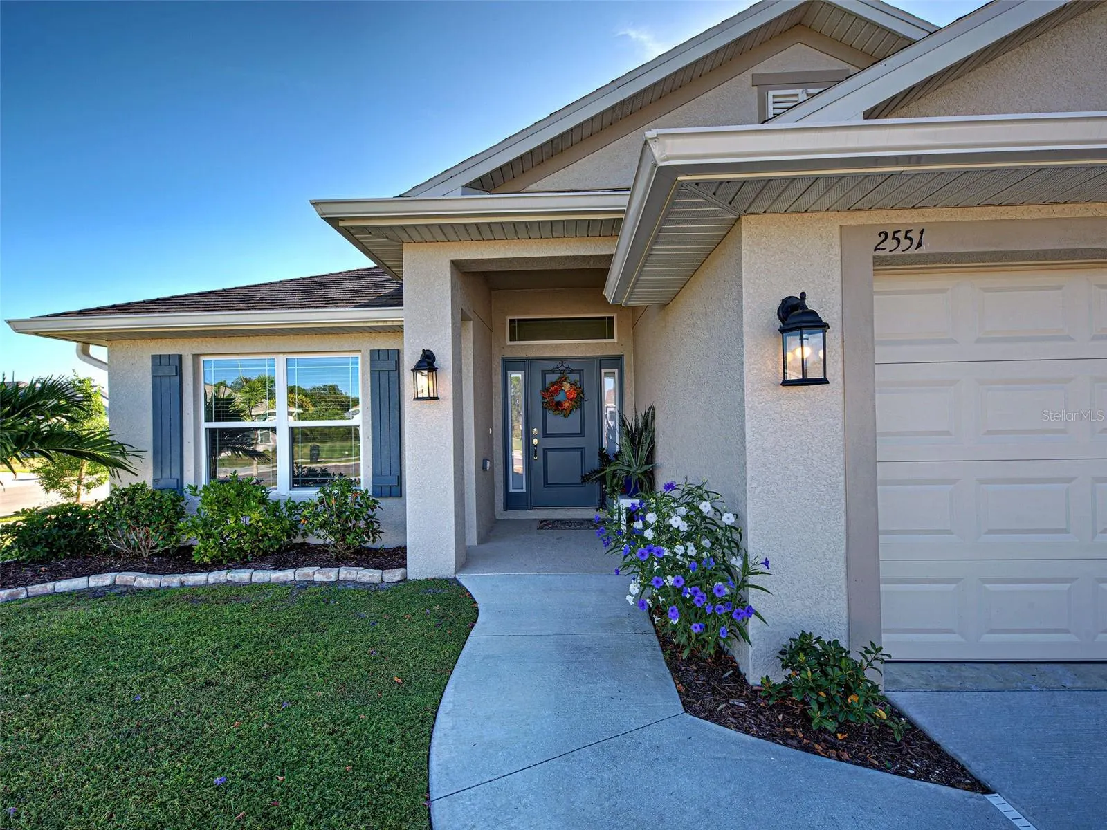 2551 AVERLAND LOOP