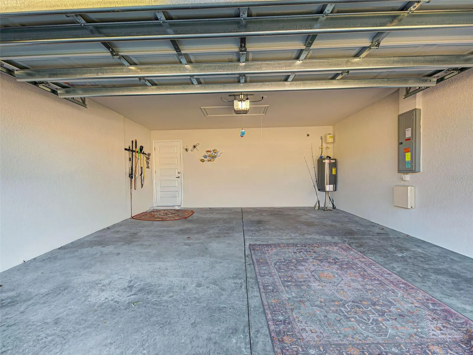 2551 AVERLAND LOOP