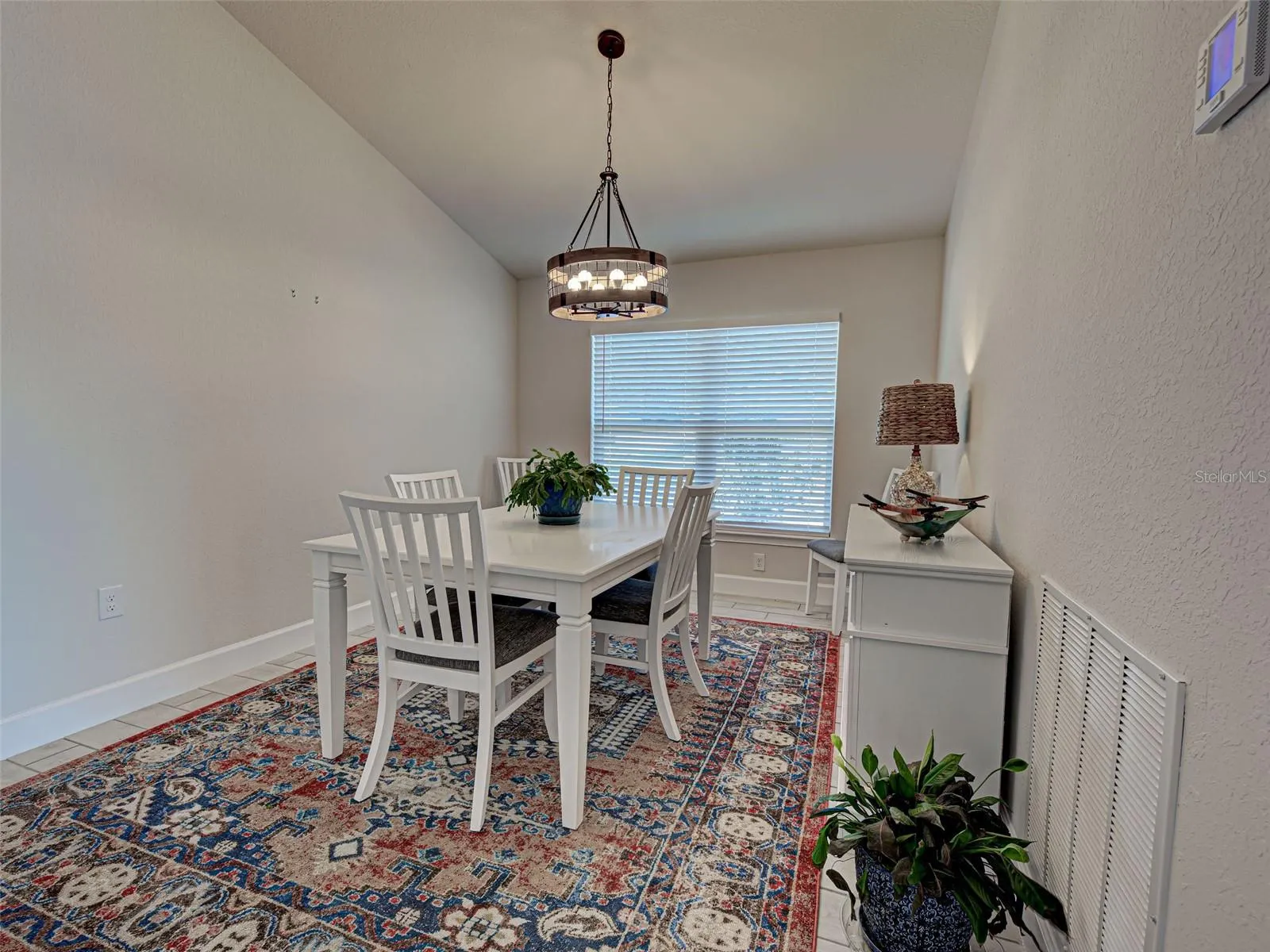 2551 AVERLAND LOOP
