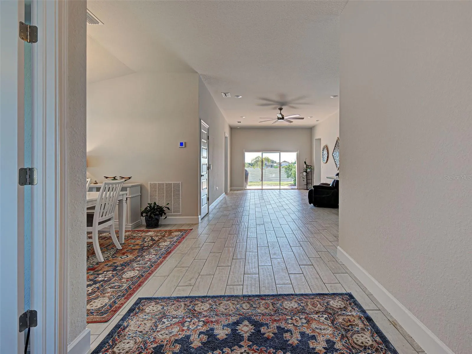 2551 AVERLAND LOOP