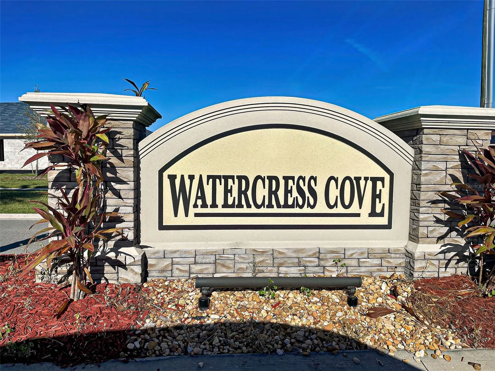 2551 AVERLAND LOOP